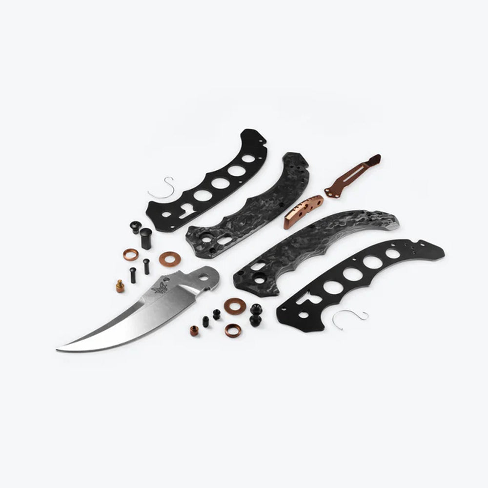 BENCHMADE | MINI BEDLAM | SCIMITAR | CARBON FIBER