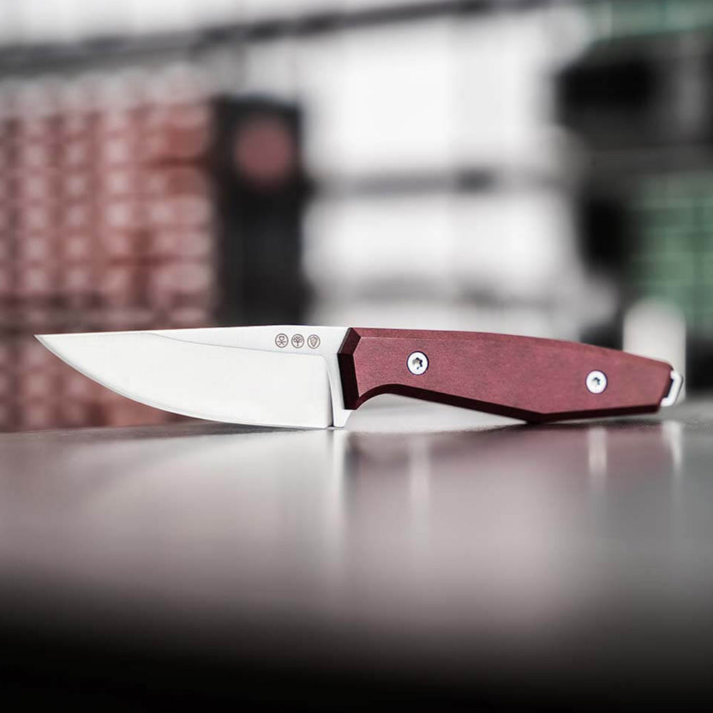 BÖKER | DAILY KNIVES AK1 DROPPOINT RICHLITE REDSTONE